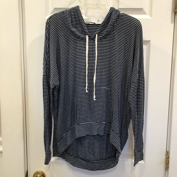 Brandy Melville Layla Hoodie - Picture 2 of 6